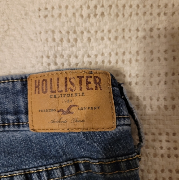 HOLLISTER MID RISE MEDIUM WASH DENIM JEANS - Picture 8 of 9